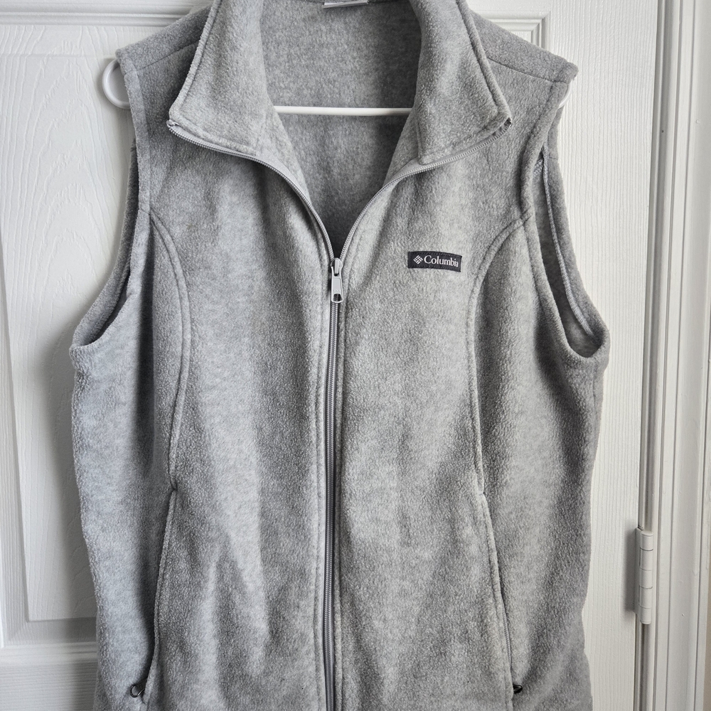 Columbia Women's Light Gray Fleece Vest